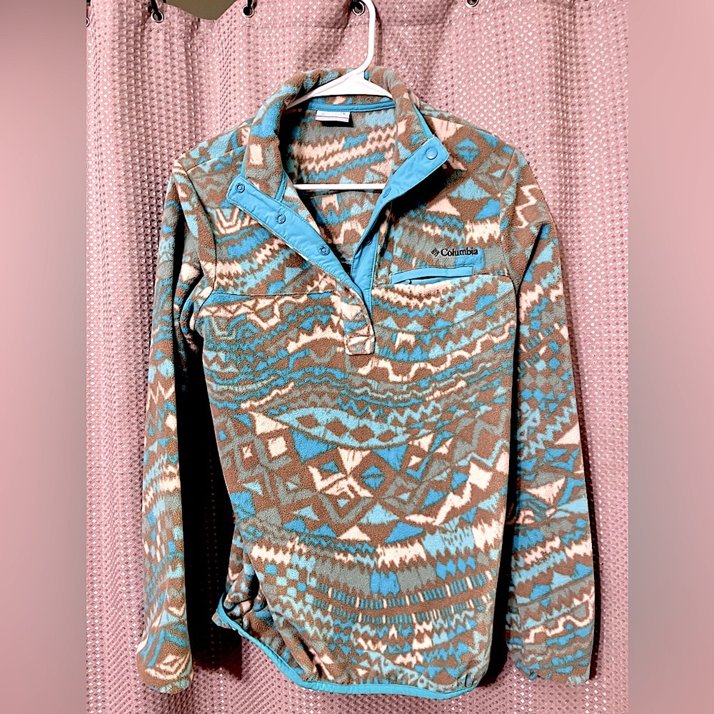 SOLD***Columbia Pullover